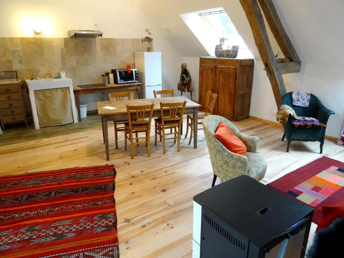 L'Escalier Des Reves Bed and Breakfast Saint-Sauveur-en-Puisaye Eksteriør billede