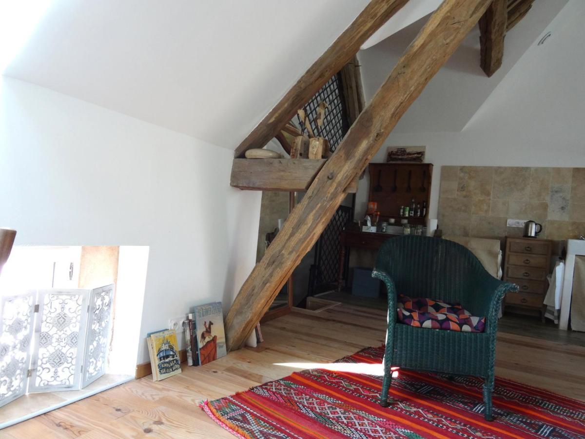 L'Escalier Des Reves Bed and Breakfast Saint-Sauveur-en-Puisaye Eksteriør billede
