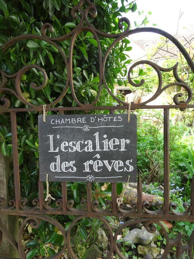 L'Escalier Des Reves Bed and Breakfast Saint-Sauveur-en-Puisaye Eksteriør billede